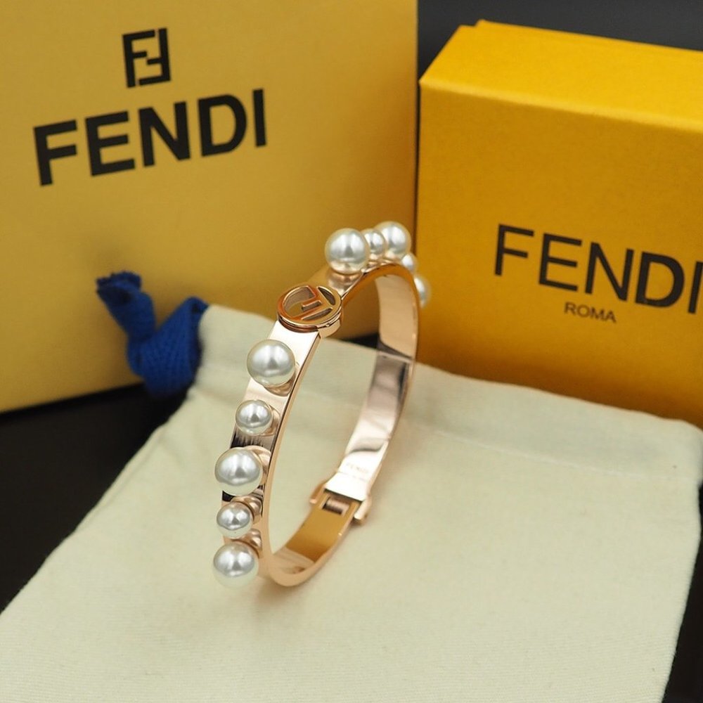 💎✨AUTHENTIC✨💎 Fendi bracelet